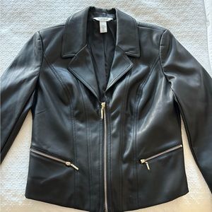 Leather motorcycle jacket with no flaws. Perfect for Spring/Fall.